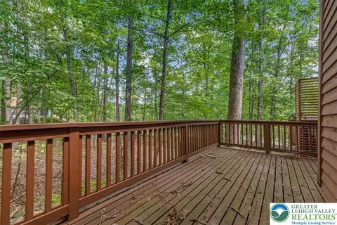 Exterior - 213 Falls Cir, Saw Creek, PA 18324 photo 2 of 5
