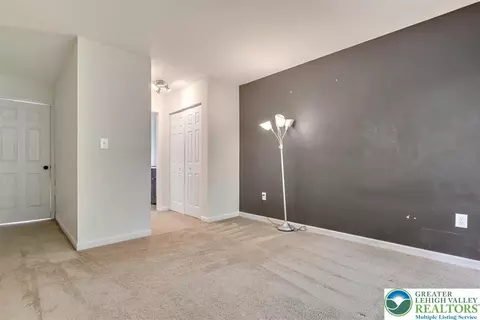 Other - 213 Falls Cir, Saw Creek, PA 18324 photo 10 of 18