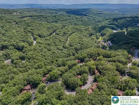 View/Area - 213 Falls Cir, Saw Creek, PA 18324 photo 4 of 6