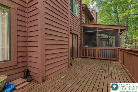 Exterior - 213 Falls Cir, Saw Creek, PA 18324 photo 5 of 5