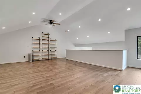 Living - 213 Falls Cir, Saw Creek, PA 18324 photo 7 of 7