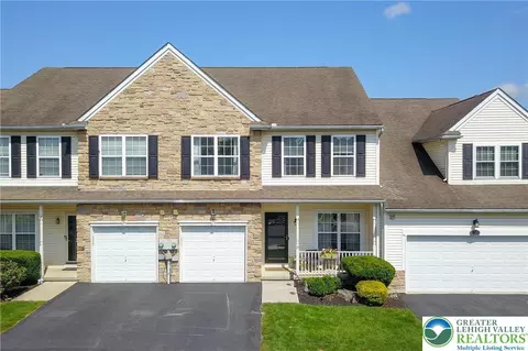 23 Cobblestone Dr, Palmer Township, PA 18045