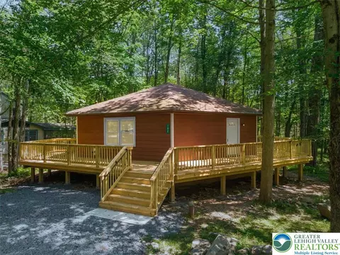 192 Wyalusing Dr, Coolbaugh Twp, PA 18347