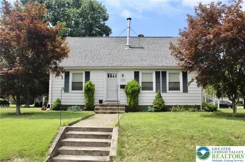 201 Huston Ave, Stroudsburg, PA 18360
