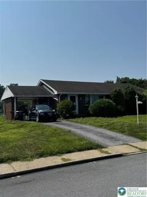 1804 Juniper Dr, Fullerton, PA 18052