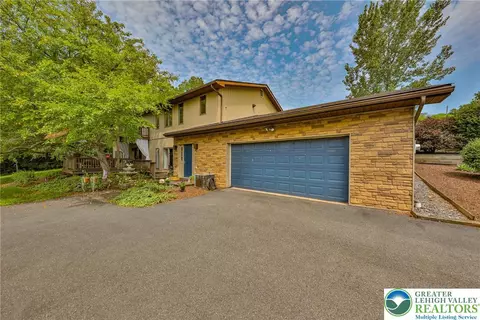 293 Crown View Ave, Easton, PA 18040