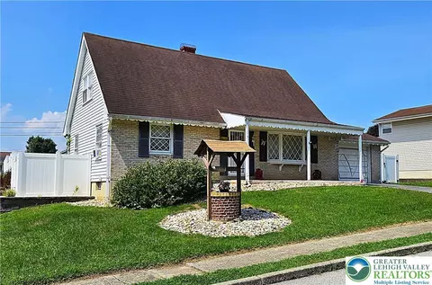 3150 Birch Cir, Hokendauqua, PA 18052