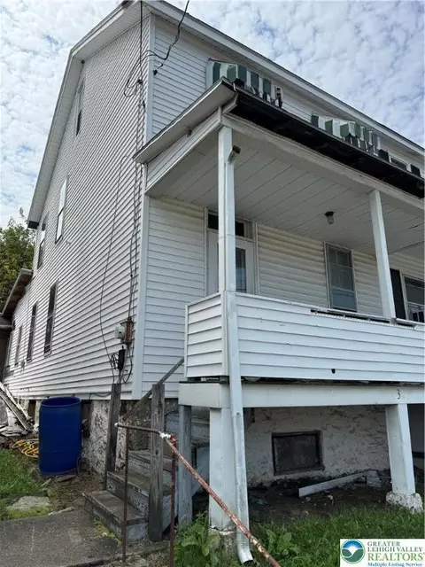 630 E Bertsch St, Lansford, PA 18232