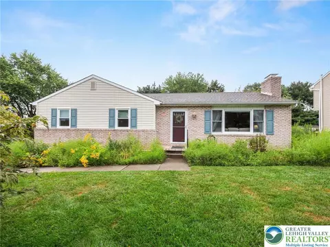 943 N 6th St, Emmaus, PA 18049