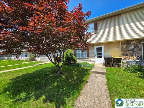 453 Blaker Dr, East Greenville, PA 18041