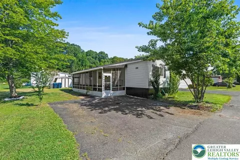 346 Upper Pmhe South Dr, East Stroudsburg, PA 18302