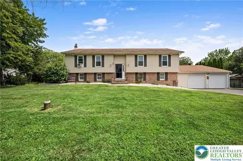 1242 Debby Ct, Danielsville, PA 18038