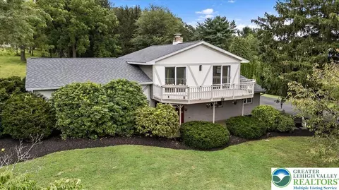 4673 Steven Ln, Walnutport, PA 18088