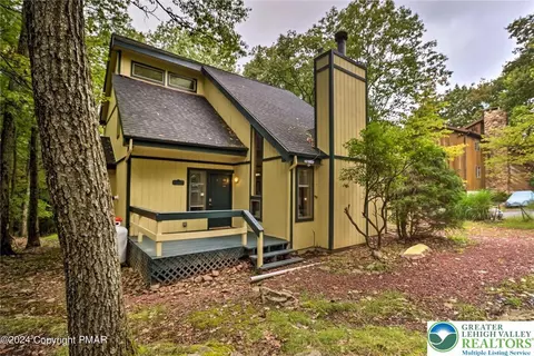 15 Skye Dr, Lake Harmony, PA 18624