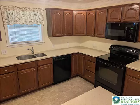252 N Walnut St #103, Bath, PA 18014 photo 12