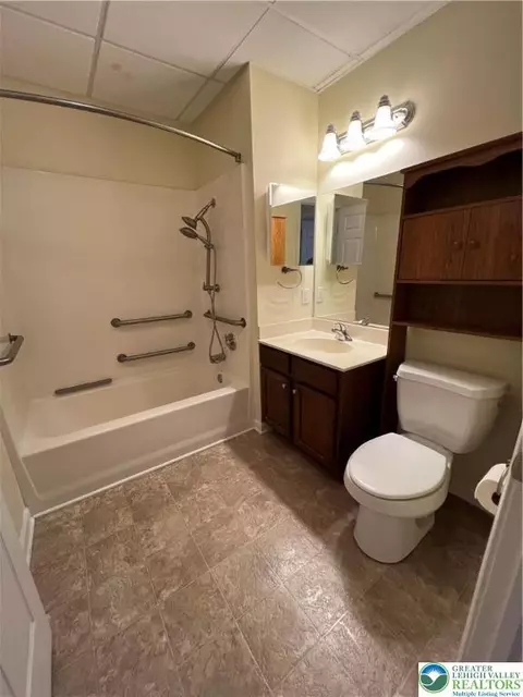 252 N Walnut St #103, Bath, PA 18014 photo 18
