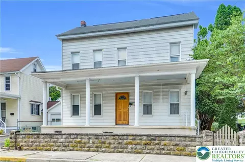 60 Walnut St, Cressona, PA 17929