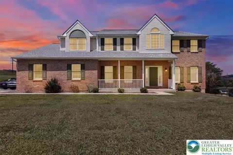 105 Misty Ln, Reading, PA 19606