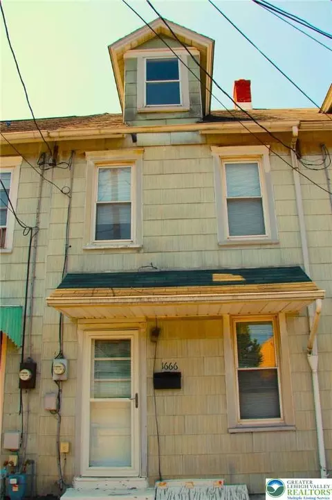 1666 Railroad St, Northampton, PA 18067