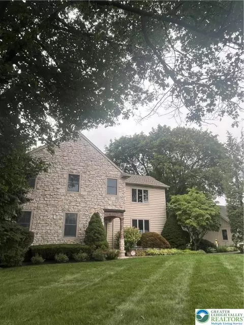 1499 Windswept Rd, Breinigsville, PA 18031
