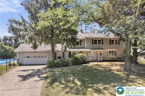 3636 Gloucester Dr, Bethlehem, PA 18020