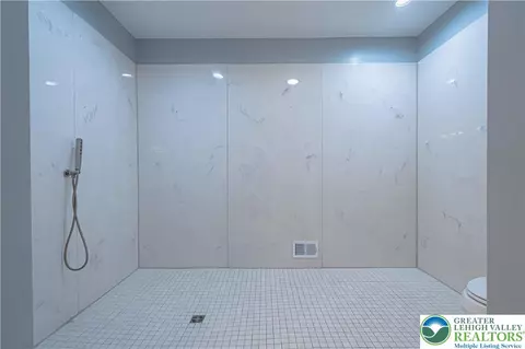 Bath - 4706 Pinehurst Cir, Bethlehem, PA 18015 photo 3 of 6