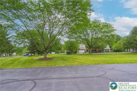 Exterior - 4706 Pinehurst Cir, Bethlehem, PA 18015 photo 3 of 6