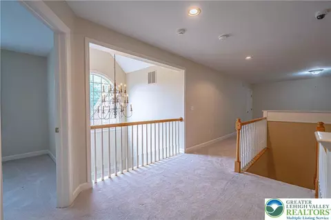 Entry Way - 4706 Pinehurst Cir, Bethlehem, PA 18015 photo 4 of 8