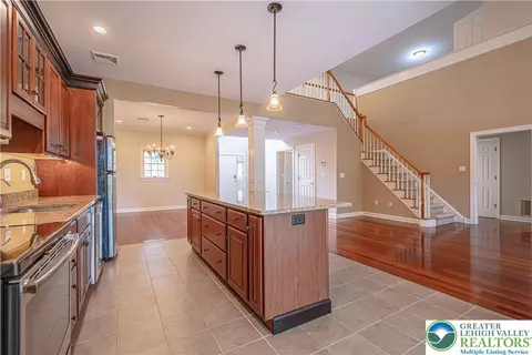Kitchen - 4706 Pinehurst Cir, Bethlehem, PA 18015 photo 4 of 4