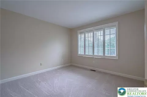 Bedroom - 4706 Pinehurst Cir, Bethlehem, PA 18015 photo 5 of 10