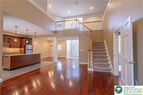 Living - 4706 Pinehurst Cir, Bethlehem, PA 18015 photo 4 of 5