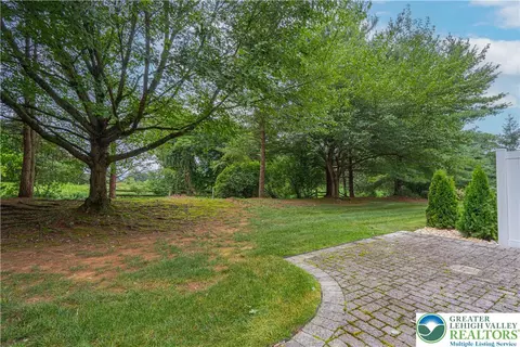 Exterior - 4706 Pinehurst Cir, Bethlehem, PA 18015 photo 5 of 6