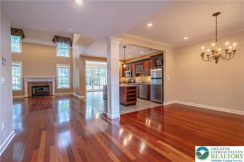 Living - 4706 Pinehurst Cir, Bethlehem, PA 18015 photo 3 of 5