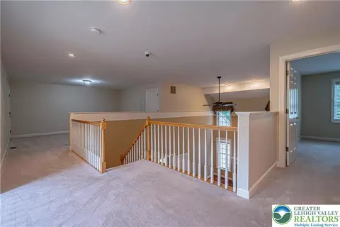Entry Way - 4706 Pinehurst Cir, Bethlehem, PA 18015 photo 3 of 8