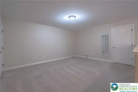 Bedroom - 4706 Pinehurst Cir, Bethlehem, PA 18015 photo 4 of 10
