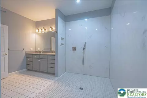 Bath - 4706 Pinehurst Cir, Bethlehem, PA 18015 photo 4 of 6
