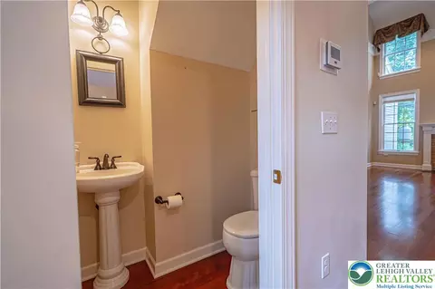Entry Way - 4706 Pinehurst Cir, Bethlehem, PA 18015 photo 1 of 8