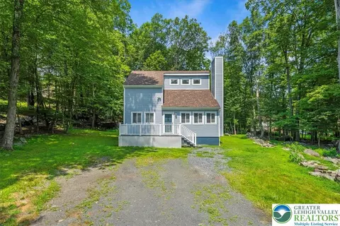 461 Somerset Dr, East Stroudsburg, PA 18301