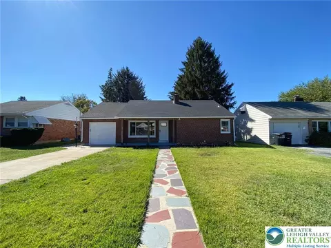 1247 Birchwood Dr, Bethlehem, PA 18017