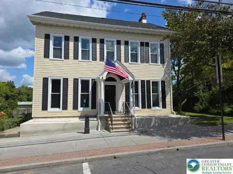 121 Main St, Alburtis Boro, PA 18011