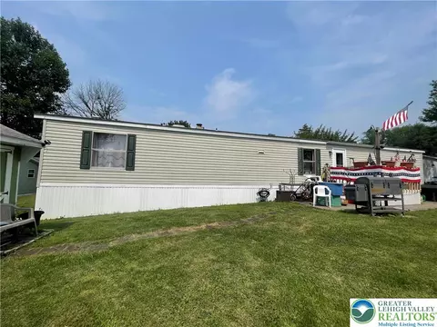 75 Easy St, Northampton, PA 18067