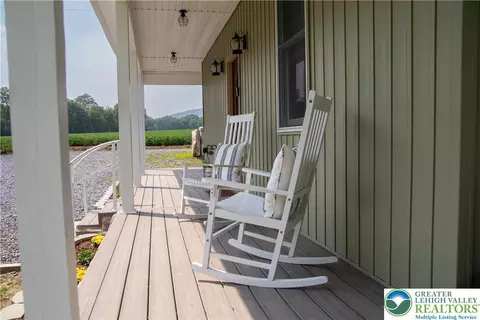 4308 Mountain Rd, Slatington, PA 18080