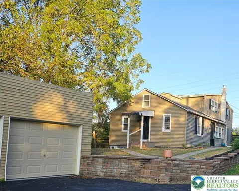 500 Hall Rd, Nazareth, PA 18064