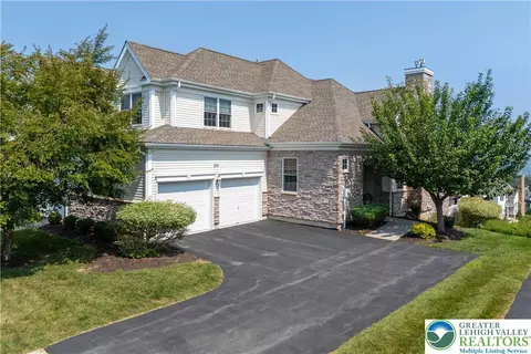 210 Inverness Cir, Easton, PA 18042