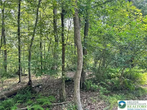 st moritz court #3F, Price Twp, PA 18332
