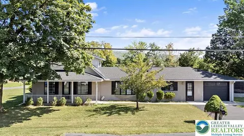 4818 Lehigh Dr, Walnutport, PA 18088