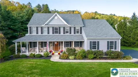 3638 Woodbyne Rd, Hellertown, PA 18055