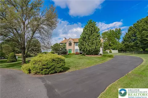 1672 Burdell Ln, Alburtis, PA 18011