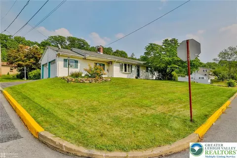 701 S Lincoln Ave, Walnutport, PA 18088
