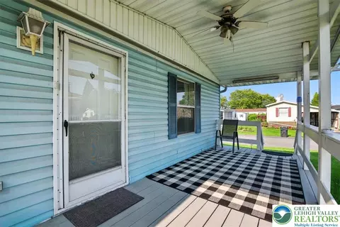 234 Juniper Xing, East Allen Twp, PA 18014 photo 9